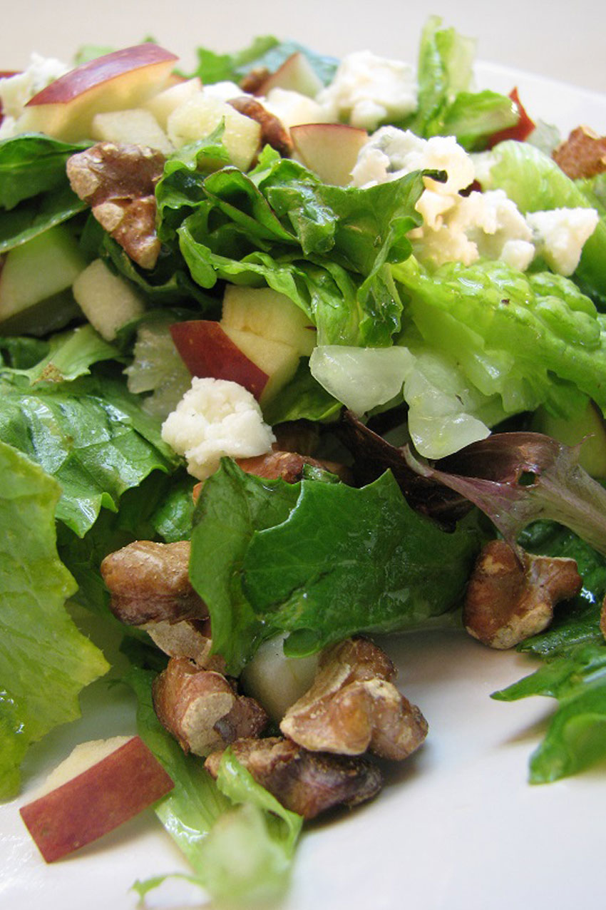 apple cheese salad with walnuts