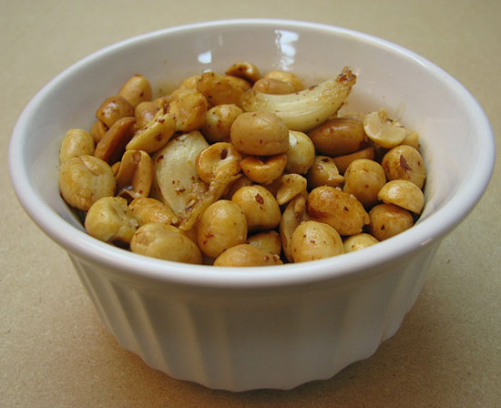 spicy Mexican garlic peanuts