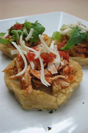 Mexican sopes with many toppings