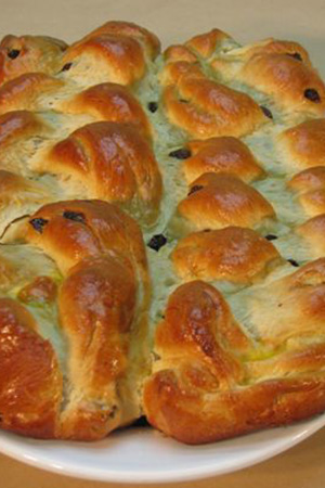 Hungarian braided sweet bread with raisins